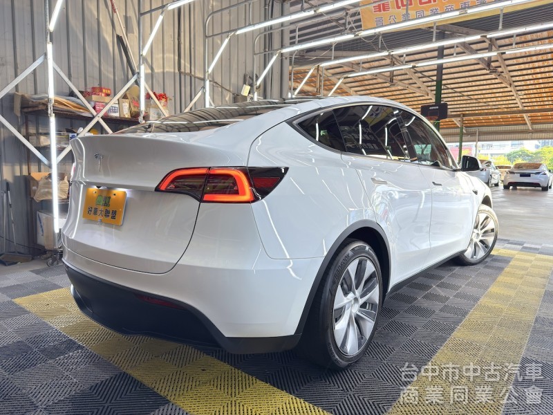 2023年 TESLA Model Y RWD 可全貸