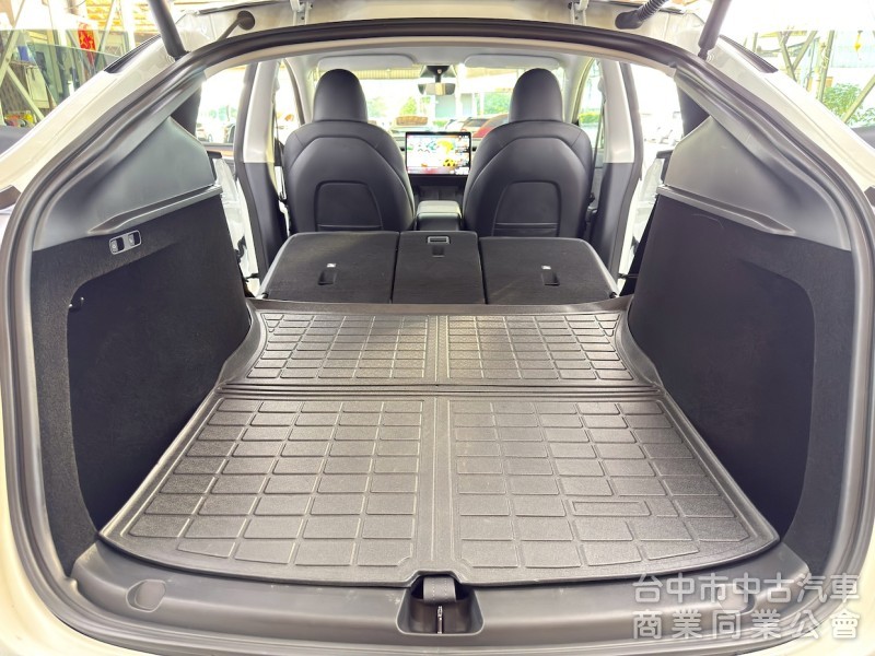 2023年 TESLA Model Y RWD 可全貸