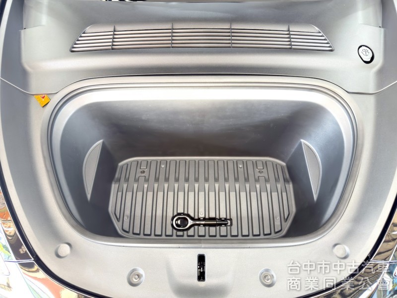 2023年 TESLA Model Y LR 可全貸