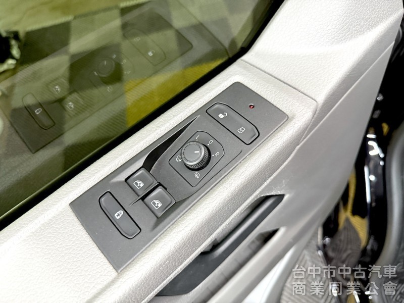 2024年 Volkswagen T6.1 Caravelle 150L 可全貸