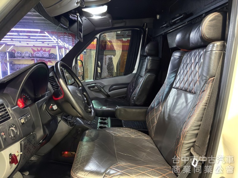 2014年 福斯 CRAFTER 35 KOMBI 高頂 長軸 可全貸