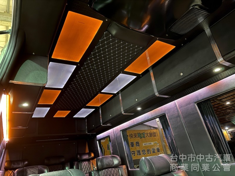 2014年 福斯 CRAFTER 35 KOMBI 高頂 長軸 可全貸