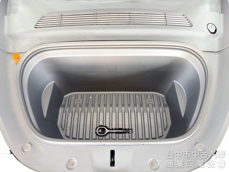 2023年 TESLA Model Y RWD 可全貸