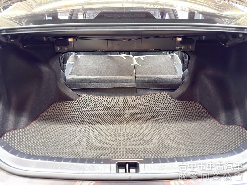 2018年 豐田 ALTIS 跑少 電視 IKEY 可全貸