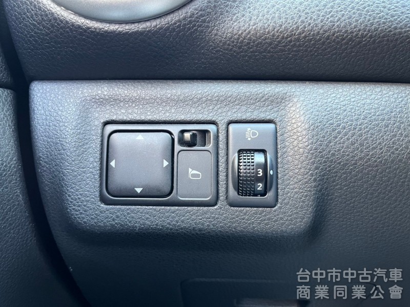 2018 NISSAN LIVINA