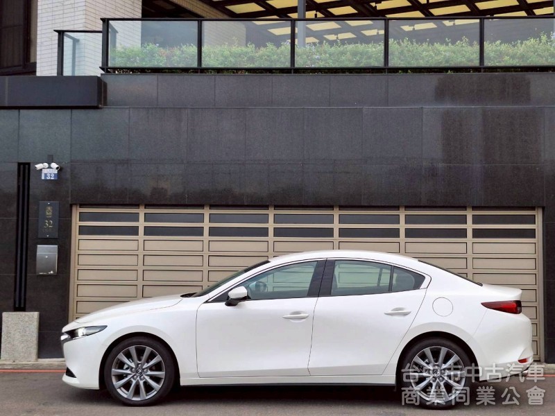 2024 MAZDA 3 四門 BOSE音響