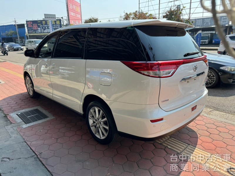 2014 Previa 2.4 豪華版 跑十三萬