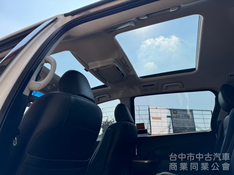 2014 Previa 2.4 豪華版 跑十三萬