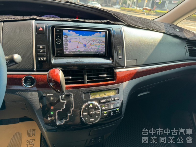 2014 Previa 2.4 豪華版 跑十三萬