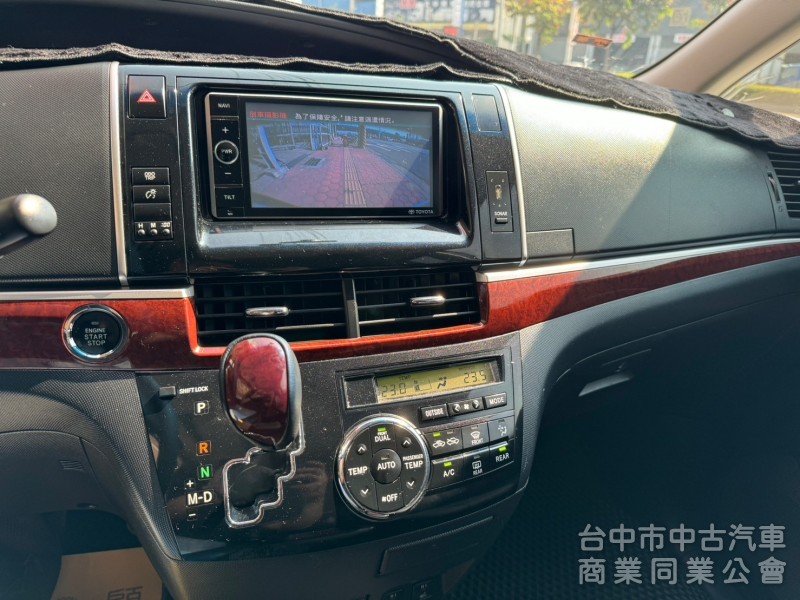 2014 Previa 2.4 豪華版 跑十三萬