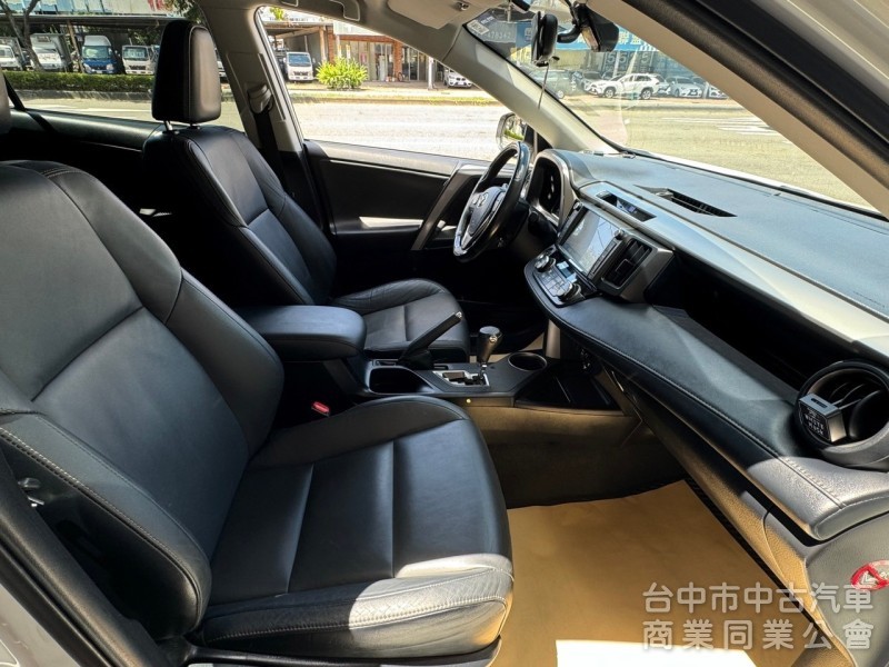 2015 Rav4 2.0 頂級 免鑰匙