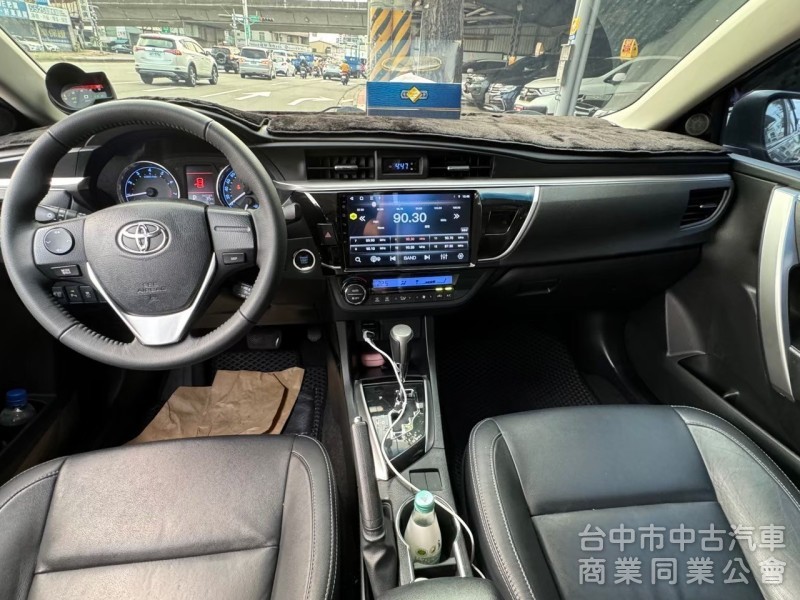 2015 Altis 1.8 頂級 跑十三萬