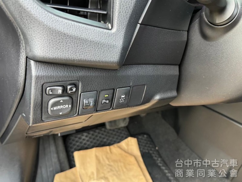 2015 Altis 1.8 頂級 跑十三萬