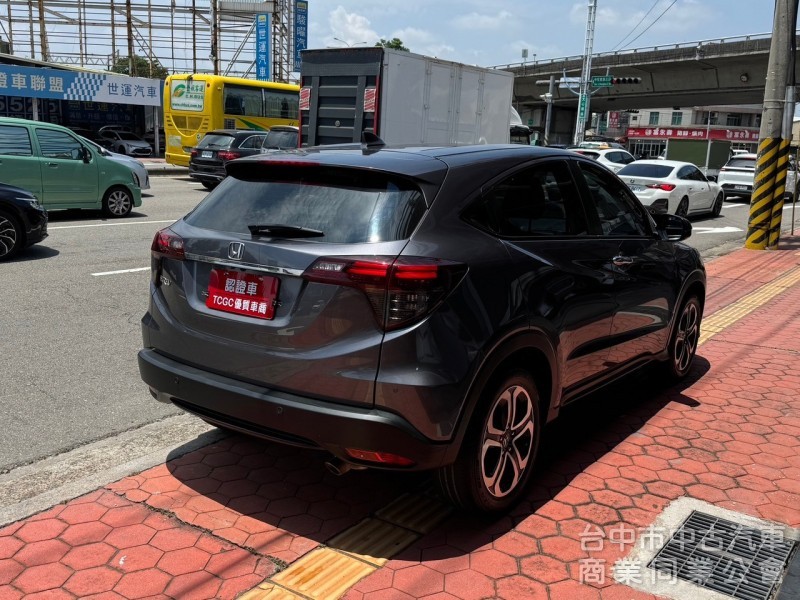 2019 HRV 1.8S 跑七萬