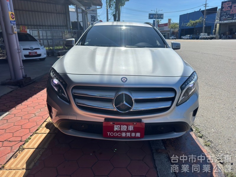 2016 GLA180 總代理跑十萬