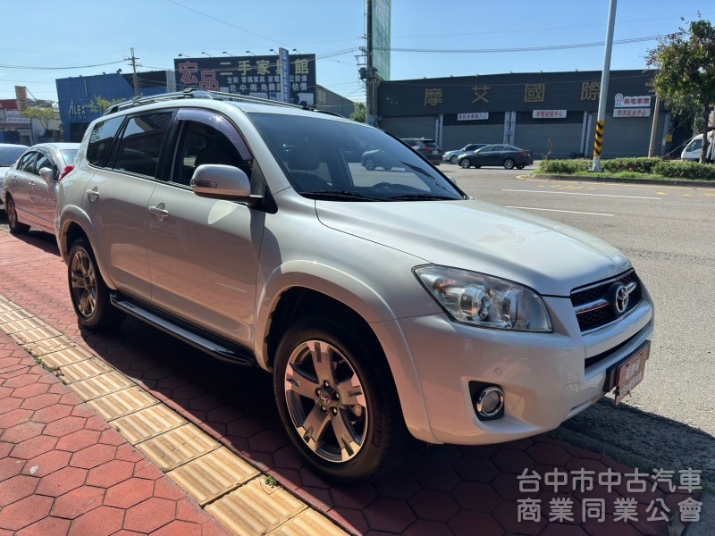 2011 Rav4 2.4 G 跑十七萬