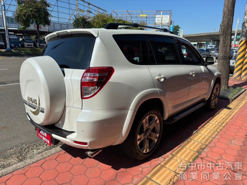 2011 Rav4 2.4 G 跑十七萬