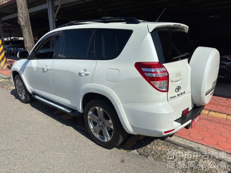 2011 Rav4 2.4 G 跑十七萬