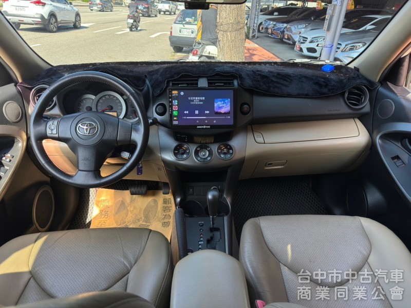 2011 Rav4 2.4 G 跑十七萬