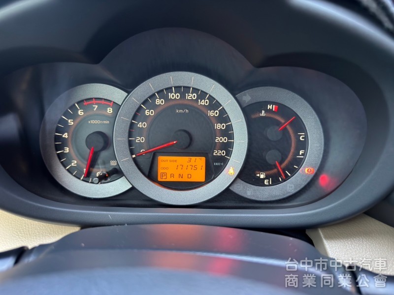 2011 Rav4 2.4 G 跑十七萬