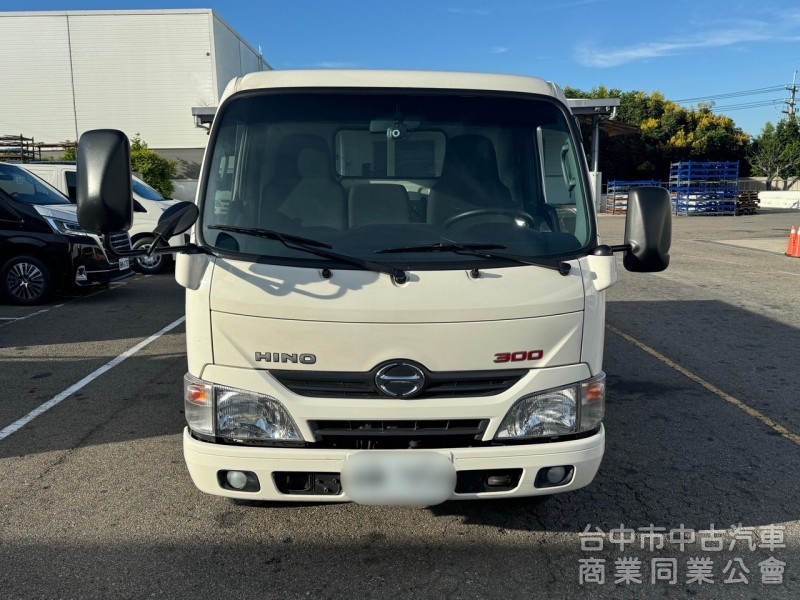 2016 Hino 300 跑兩萬 14呎手排