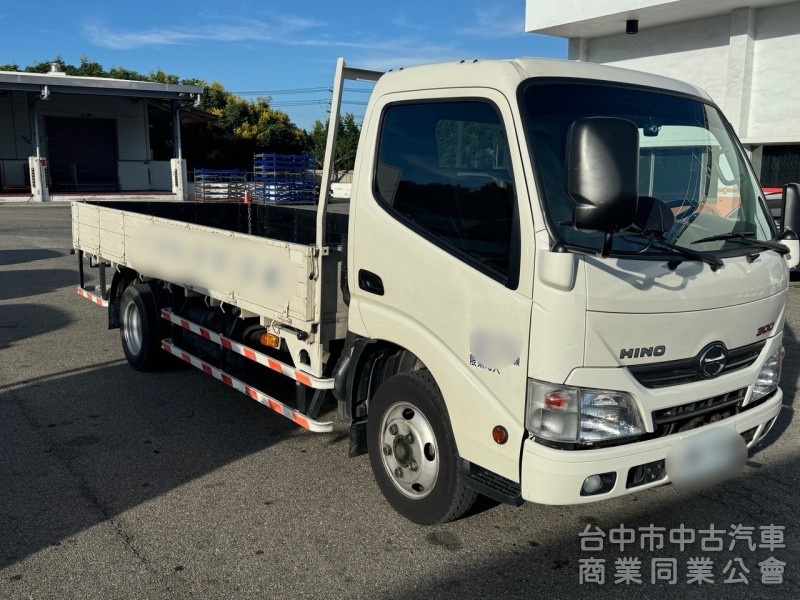 2016 Hino 300 跑兩萬 14呎手排