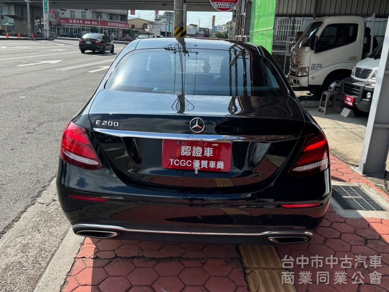 2019 E200 總代理 跑七萬多 23p跟車