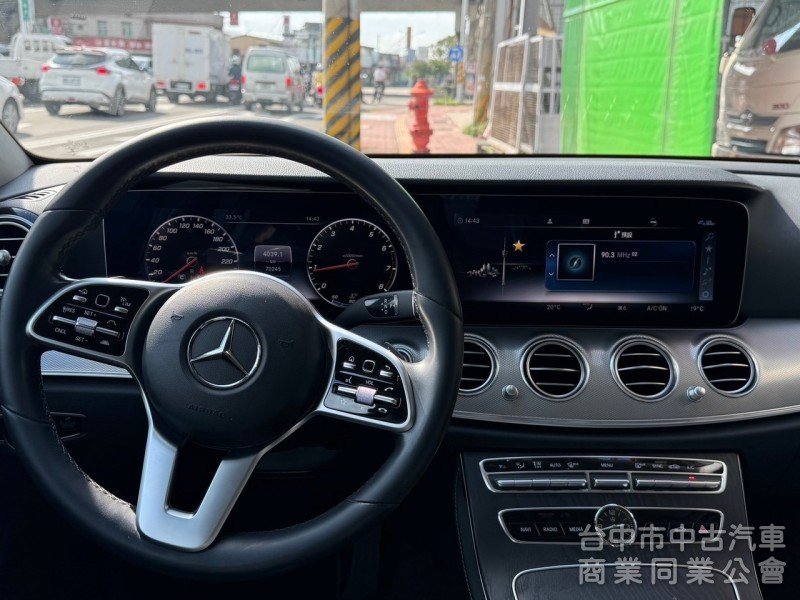 2019 E200 總代理 跑七萬多 23p跟車