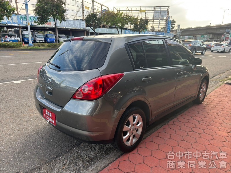 2013 Tiida 1.8 5D 跑十七萬