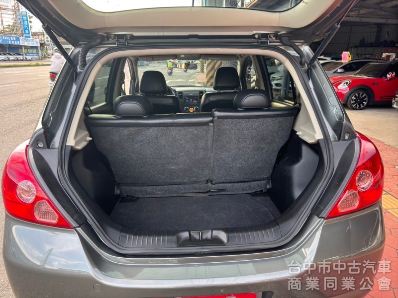 2013 Tiida 1.8 5D 跑十七萬