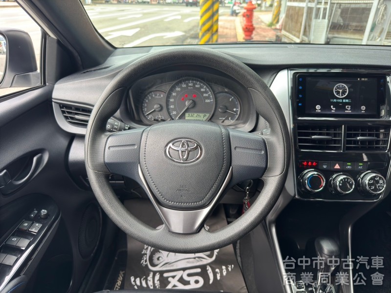 2022 Yaris 1.5經典跑五萬