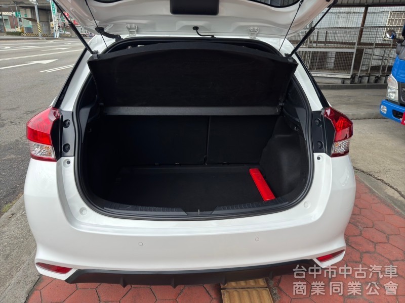 2022 Yaris 1.5經典跑五萬