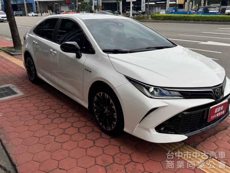 2020 GR Altis 油電 跑七萬