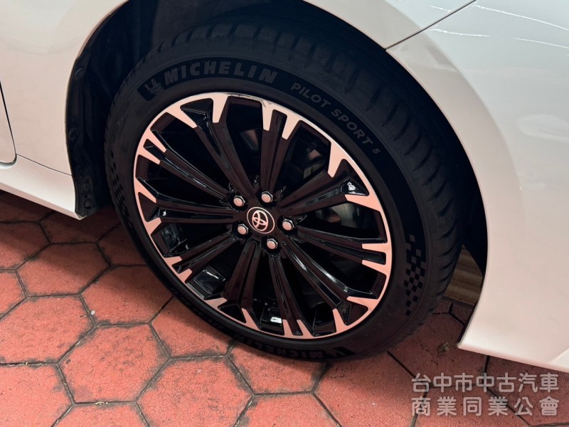 2020 GR Altis 油電 跑七萬