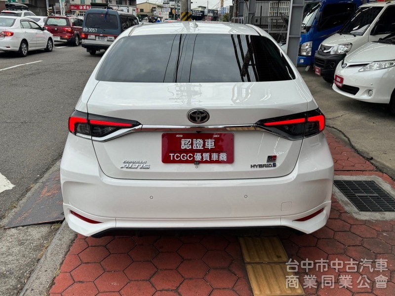 2020 GR Altis 油電 跑七萬