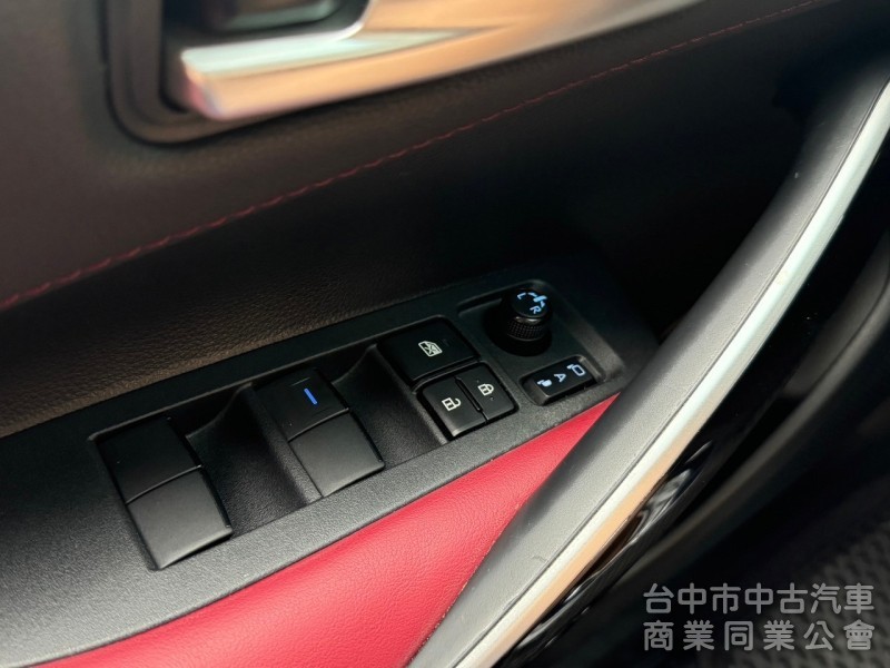 2020 GR Altis 油電 跑七萬