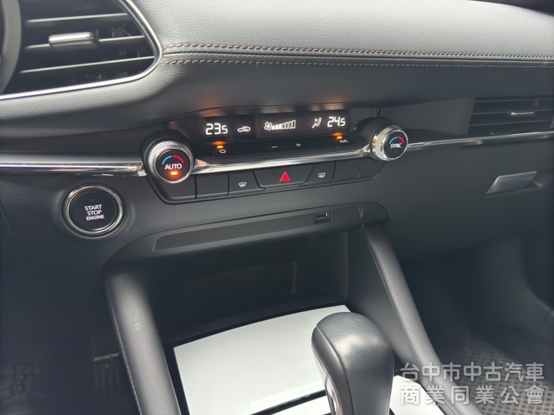 2022 Mazda3 最頂級 Bose音響