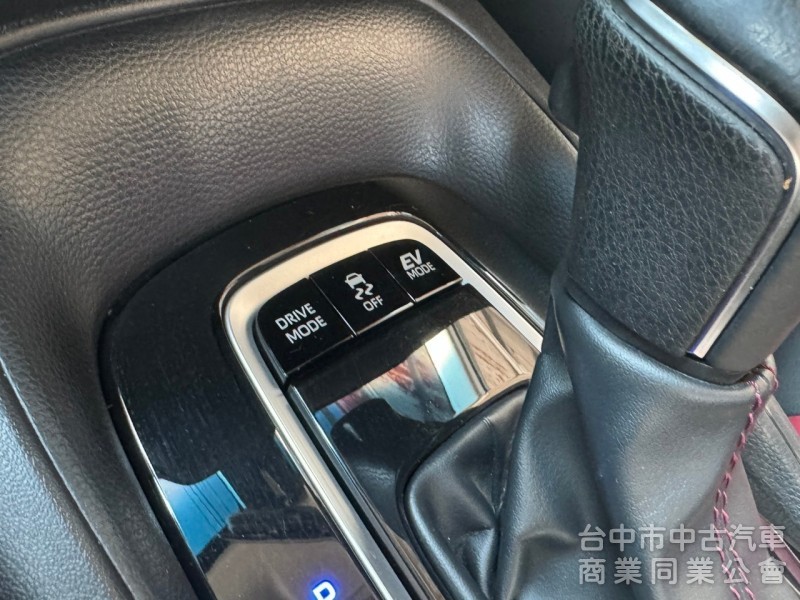 2020 GR Altis 1.8 油電 跑七萬