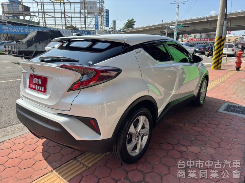 2018 CHR 1.2豪華 跑五萬