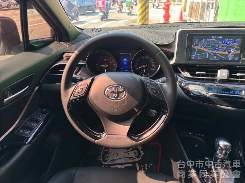 2018 CHR 1.2豪華 跑五萬