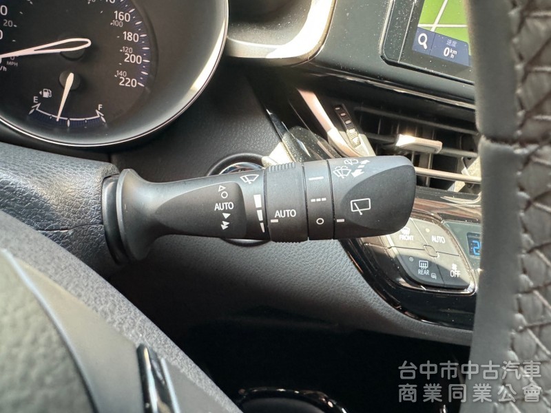 2018 CHR 1.2豪華 跑五萬