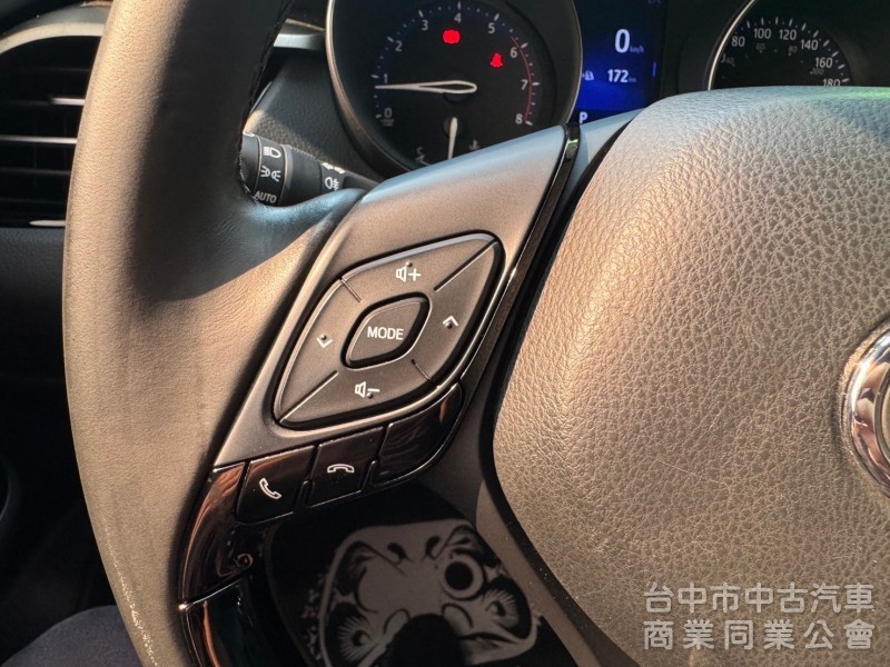 2018 CHR 1.2豪華 跑五萬