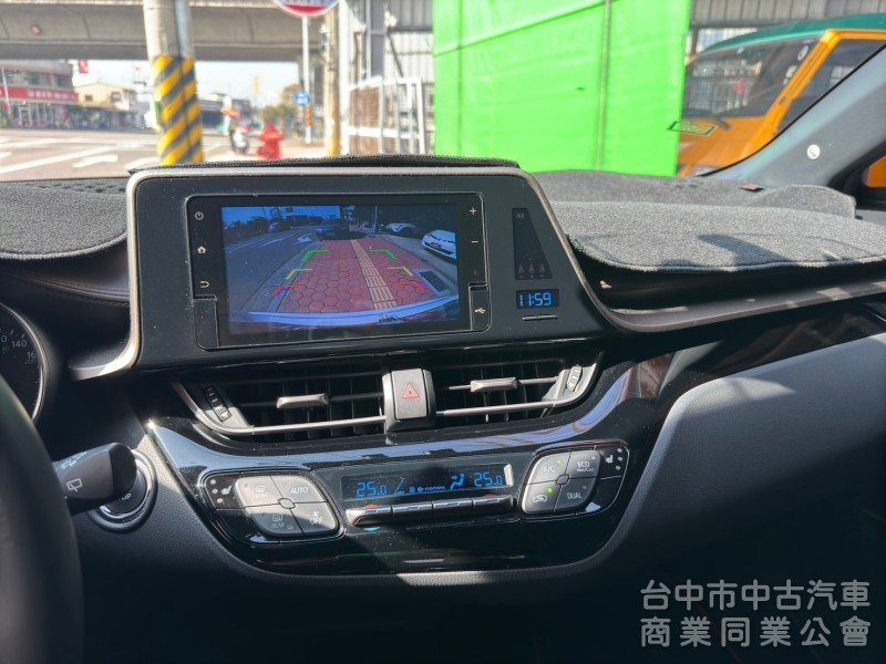 2018 CHR 1.2豪華 跑五萬