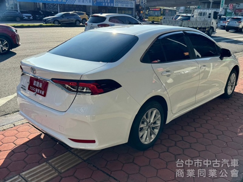 2019 Altis 1.8豪華跑七萬