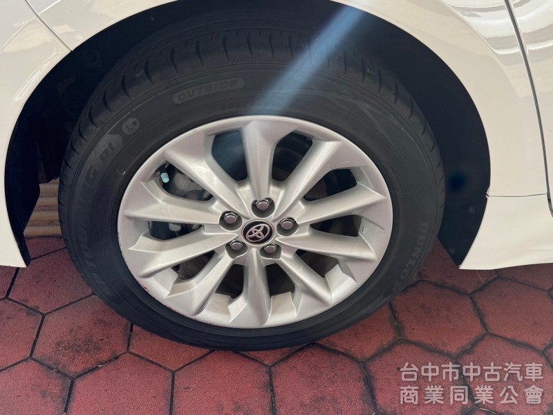 2019 Altis 1.8豪華跑七萬