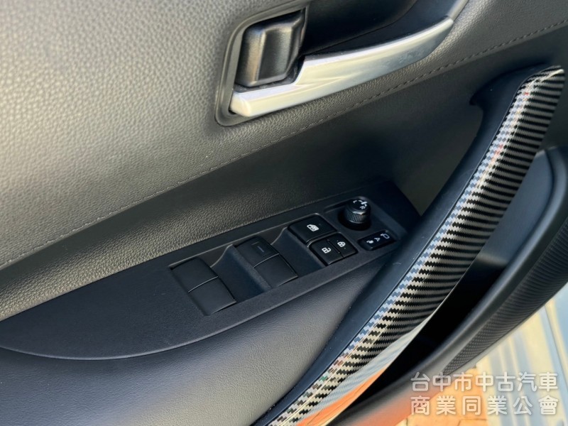 2019 Altis 1.8豪華跑七萬