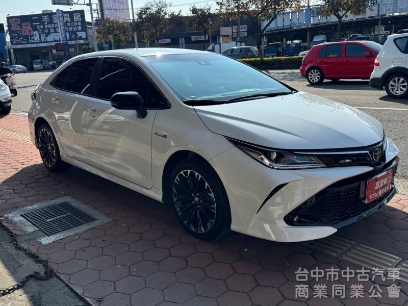 2020 GR Altis 油電 跑九萬