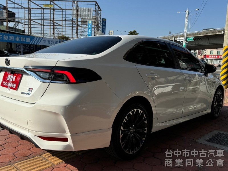 2020 GR Altis 油電 跑九萬