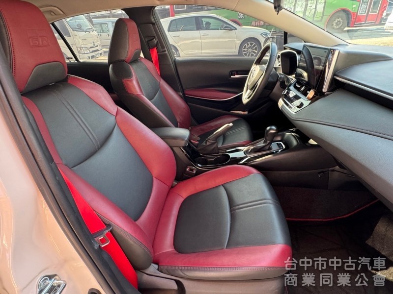 2020 GR Altis 油電 跑九萬