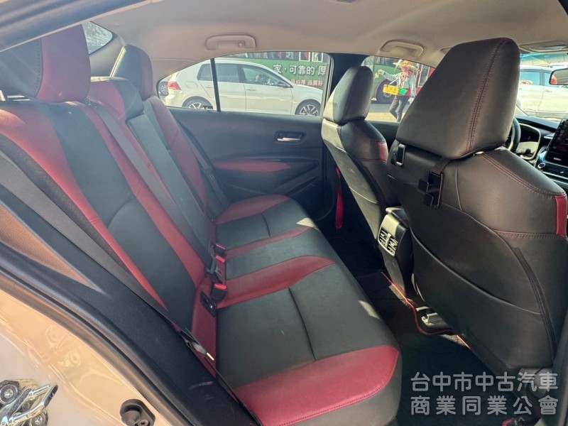 2020 GR Altis 油電 跑九萬